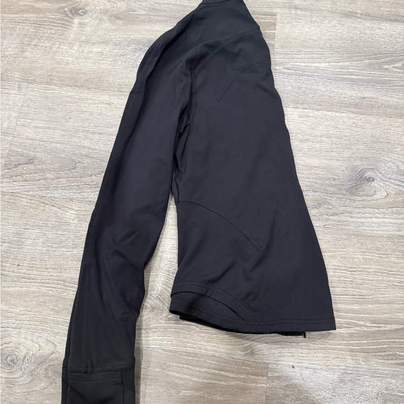 *Lightly Worn* Authentic!! Excellent Condition!! Size 12 Lululemon Black Jacket - Picture 3 of 10
